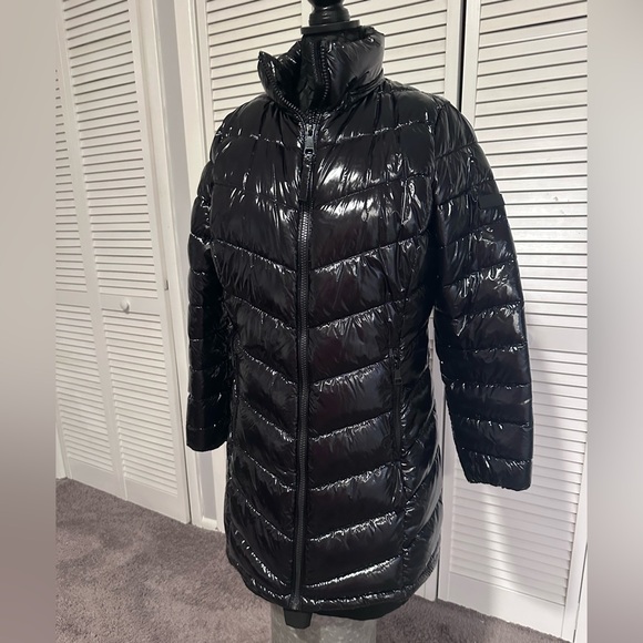 Calvin Klein Jackets & Blazers - Calvin Klein Shiny Black Puffer Jacket with removable hood